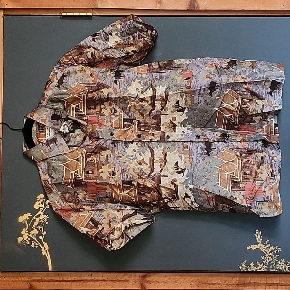 Custom made, patterned silk Thai collared shirt in Medium.